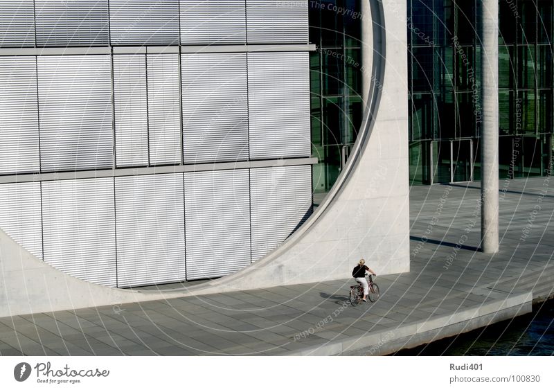 the round in front of the angular Bicycle Driving Round Sharp-edged Small Loneliness Cold Spreebogen Seat of government Modern Berlin in proportion Contrast
