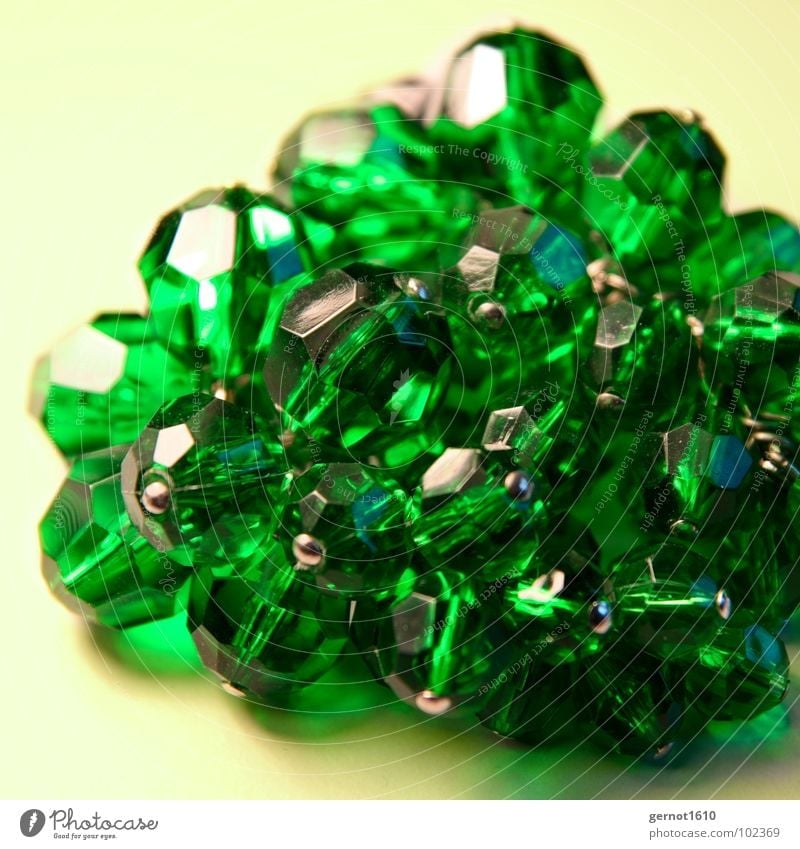 Green1 Jewellery Precious stone Diamond Light Art Arts and crafts  Macro (Extreme close-up) Close-up Detail Crystal structure Pearl Glass facet Stone Reflection