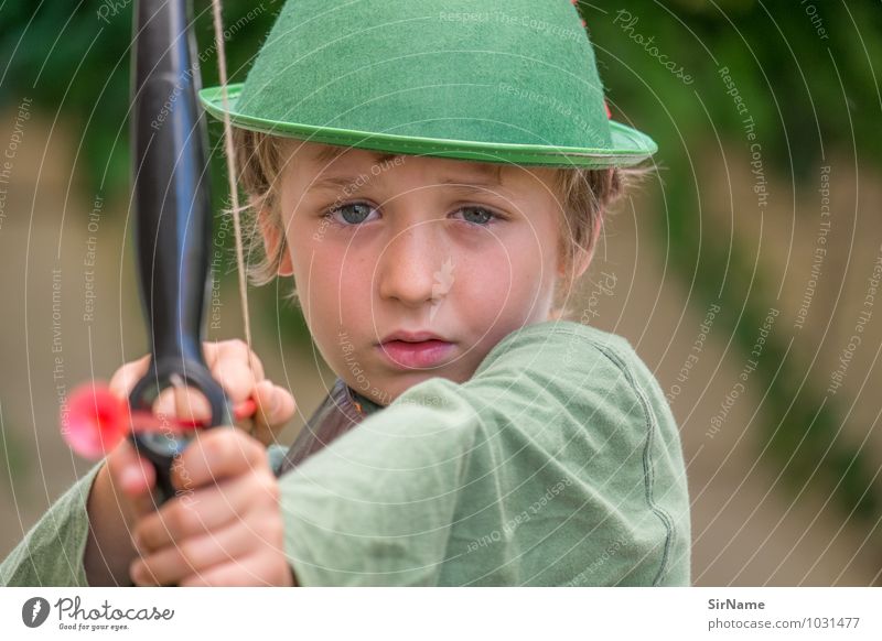 319 Playing arrow and bow robin hood Dress up Boy (child) Human being 3 - 8 years Child Infancy Hat Observe Historic Beautiful Cute Adventure Experience