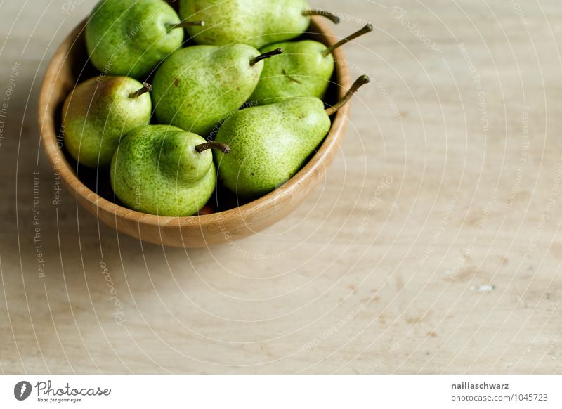 Pears Food Fruit Organic produce Vegetarian diet Diet Fasting Bowl Wood Fragrance Authentic Fresh Healthy Natural Juicy Sour Sweet Brown Yellow Green Power
