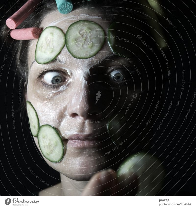 Cucumber of horror Face mask Hair curlers Personal hygiene Woman Portrait photograph Beautiful Attractive Make-up Wellness Dark Crazy Illness Hallowe'en
