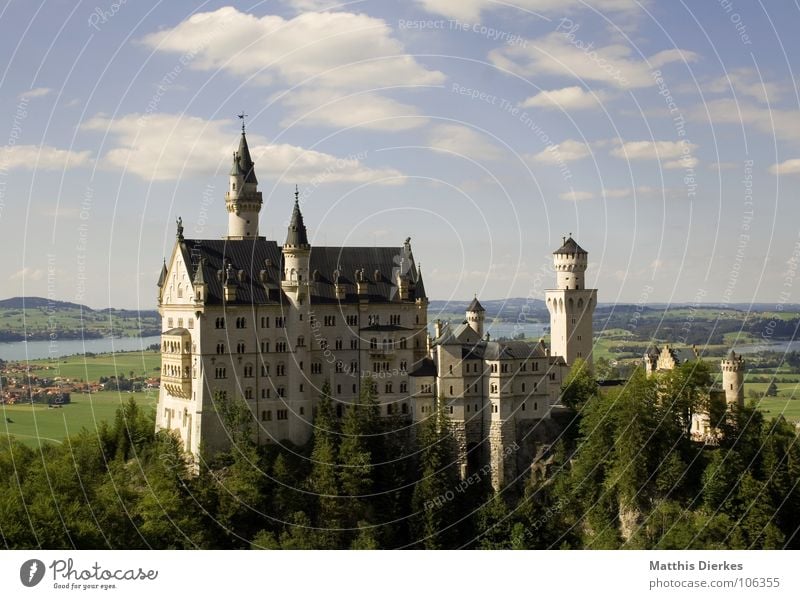NEWSWANSTEIN Neuschwanstein Bavaria Allgäu Tegelberg Luxury Possessions Rich Splendid Arrogant Schwangau Fairytale castle Tourism Tourist Jewellery Fairy tale
