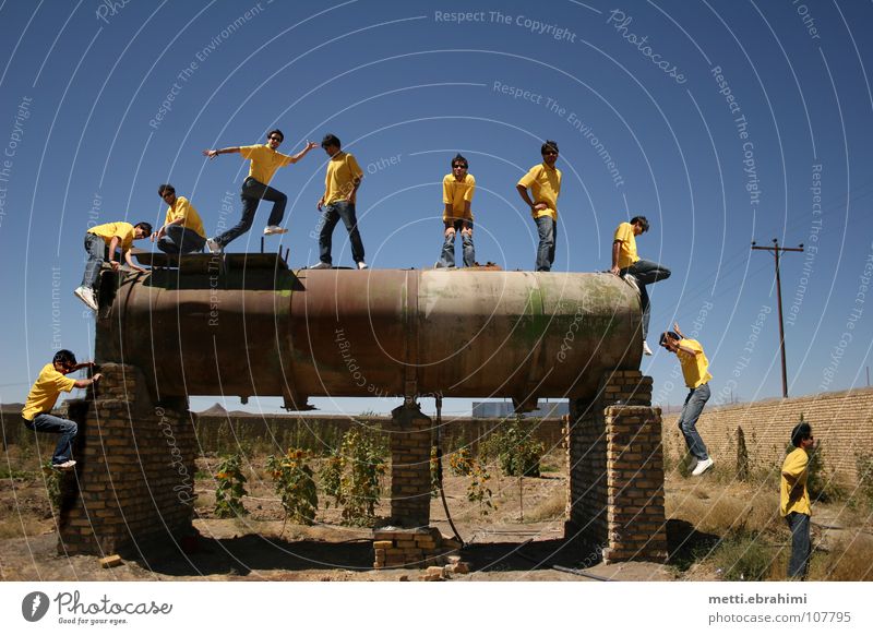 safa Action Yellow Jump Iran Youth (Young adults) metti metti ebrahimi mehdi ebrahimi safa daneshvar tunker 10second