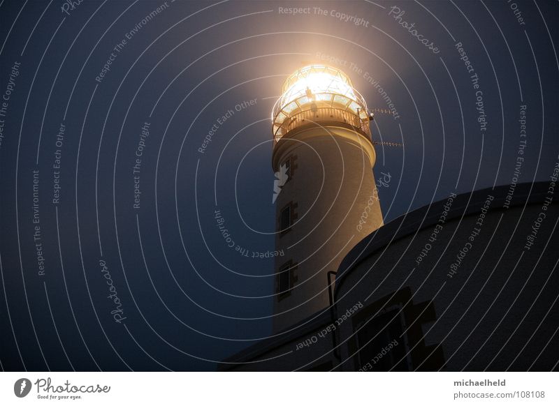 light guide Lighthouse Scotland Night Dark Safety Radiation House (Residential Structure) Historic Antenna Highlands Hostel Accommodation Backpack Loneliness