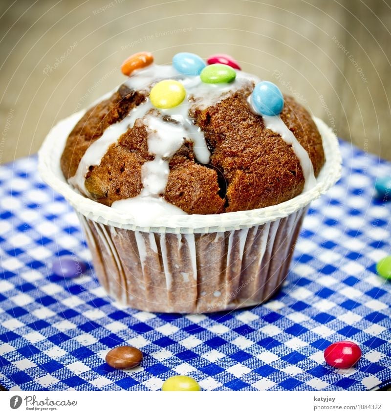 chocolate muffin Muffin Cake Baked goods Chocolate Chocolate buttons Chocolate cake Bakery Cupcake Dish Eating Food photograph Nutrition Near Close-up