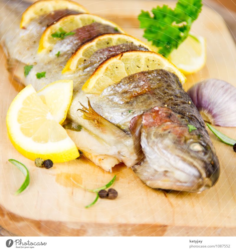 grilled trout Trout Fish Roasted Cooking Lemon Barbecue (apparatus) Barbecue (event) Summer Fresh Parsley Rosemary Garlic Clove of garlic Nutrition Protein