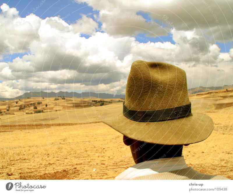 Farmer in the Andes 2 High plain Sky Mountain Blue Landscape Hat South American surquillo Vantage point Panorama (View) Clouds Indigenous Indio Agriculture