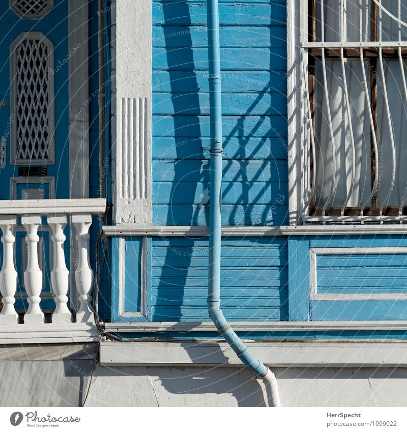 freshly painted Istanbul Old town House (Residential Structure) Manmade structures Building Facade Balcony Window Eaves Esthetic Friendliness Happiness Fresh