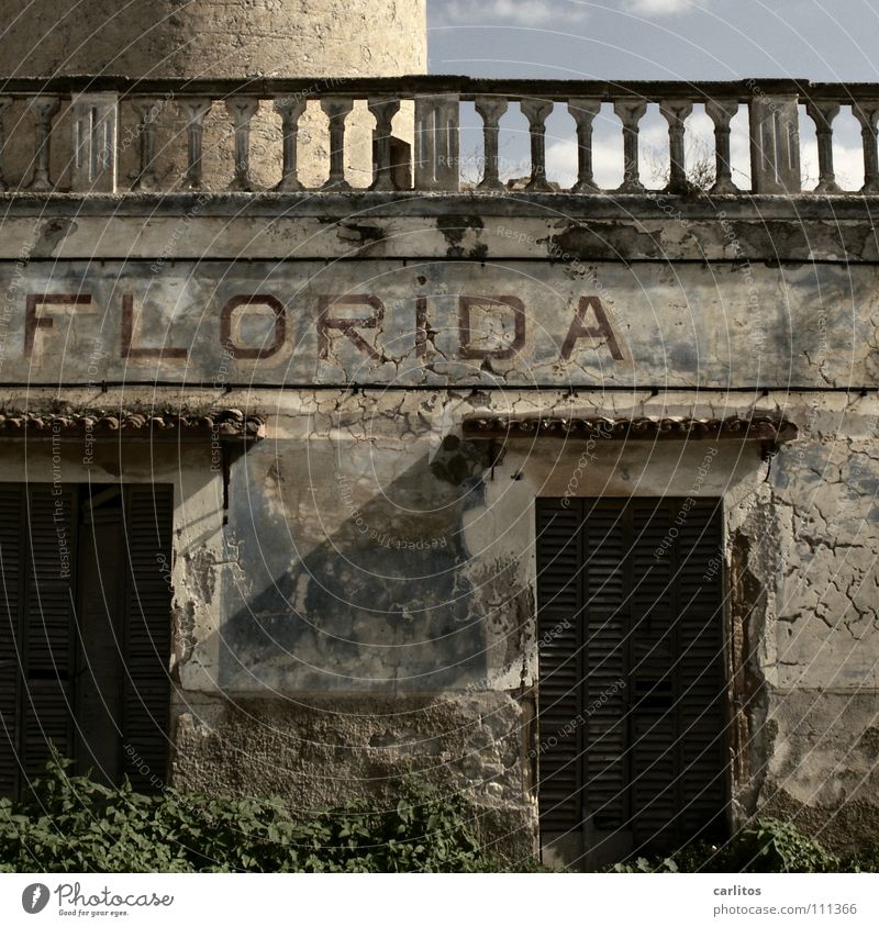 Florida? Majorca South Summer Vacation & Travel Dismantling Mill Tradition Forget Derelict Transience Blue sky old properties construction boom Torre de Florida
