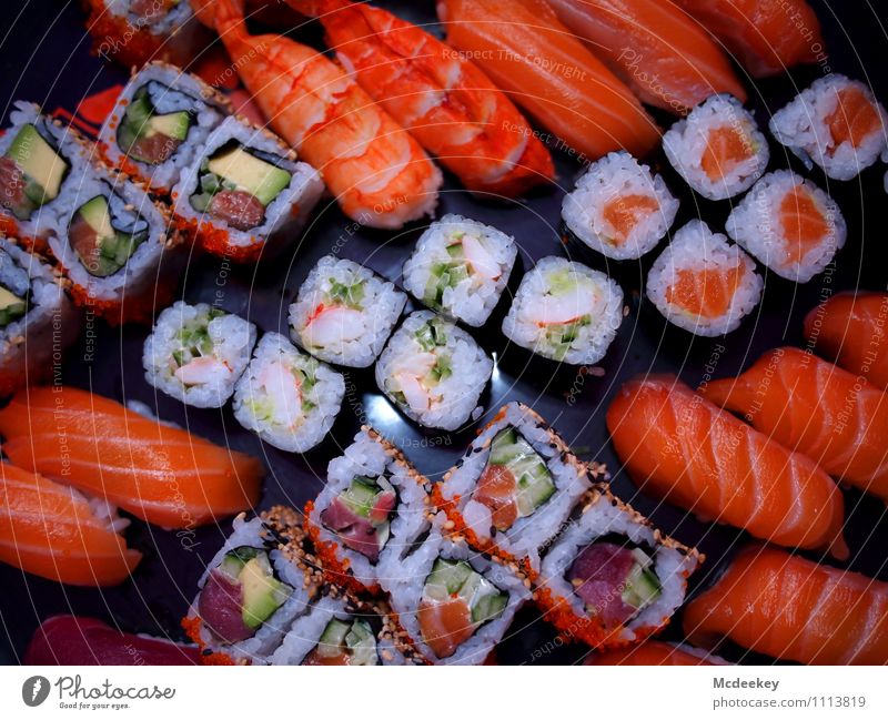 Sushi dishes Food Fish Seafood Vegetable Herbs and spices Rice Algae Nutrition Dinner Banquet Finger food Asian Food Bowl To enjoy Exceptional Fresh Healthy