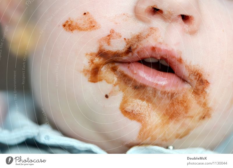 Children's mouth smeared with chocolate, baby's mouth Candy Chocolate Human being Toddler Infancy Skin Head Face Mouth 1 1 - 3 years Eating Communicate To talk