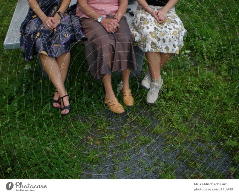 three angels for a table tennis table Generation 3 Sandal Light heartedness Summer Spring Meadow Green Dress Festive Table tennis Hand Violet Brown Flower Woman