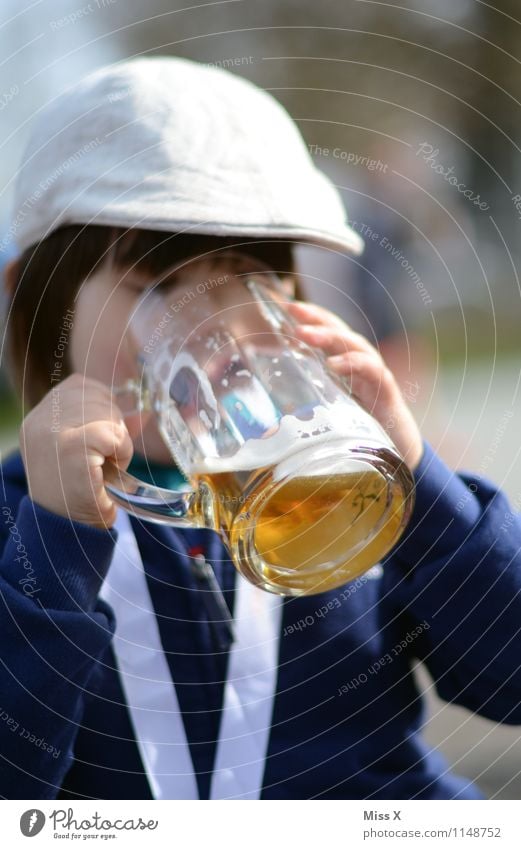 On the Wiesn Beverage Drinking Cold drink Alcoholic drinks Beer Glass Event Feasts & Celebrations Oktoberfest Human being Child Toddler Boy (child) 1