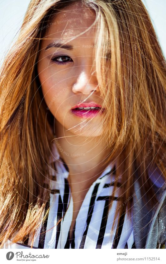 stripes Feminine Young woman Youth (Young adults) Hair and hairstyles Face 1 Human being 18 - 30 years Adults Beautiful Asians Colour photo Exterior shot Day