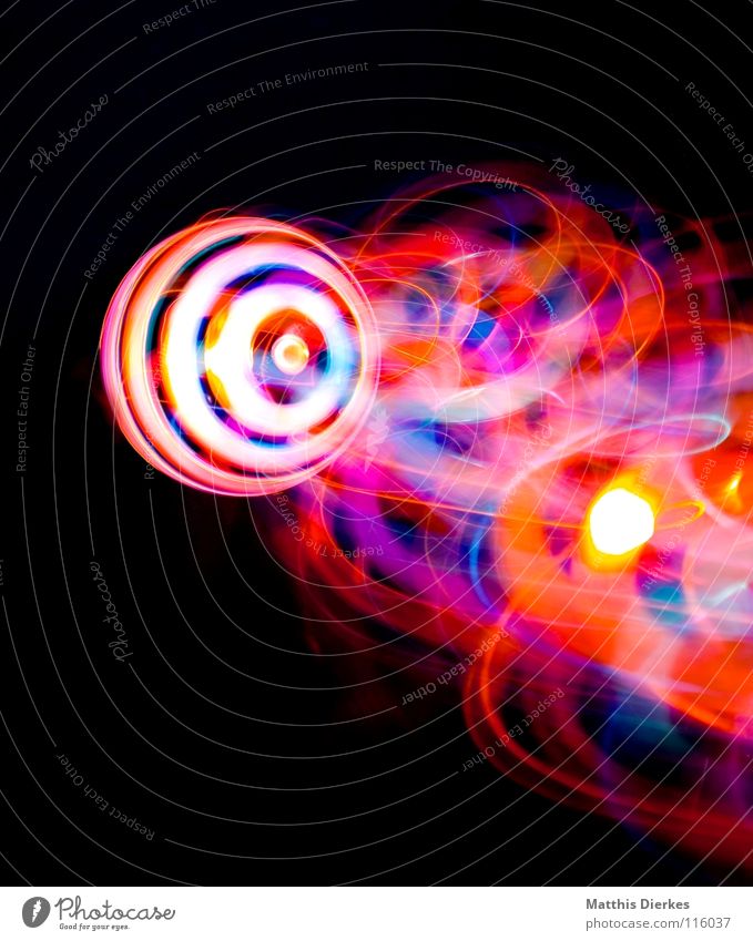 Comet III Light Visual spectacle Fairy lights Tripod Long exposure Radiation Curve Balance sheet Statistics Progress Tracks Deep Speed Circle Economic cycle