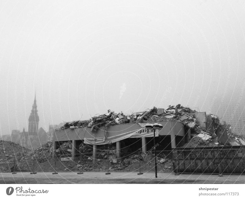 The church is still standing. Leipzig Home country Modernization Dismantling Ruin Winter Chaos War Continuity Fog Bad weather Cold Destruction New start