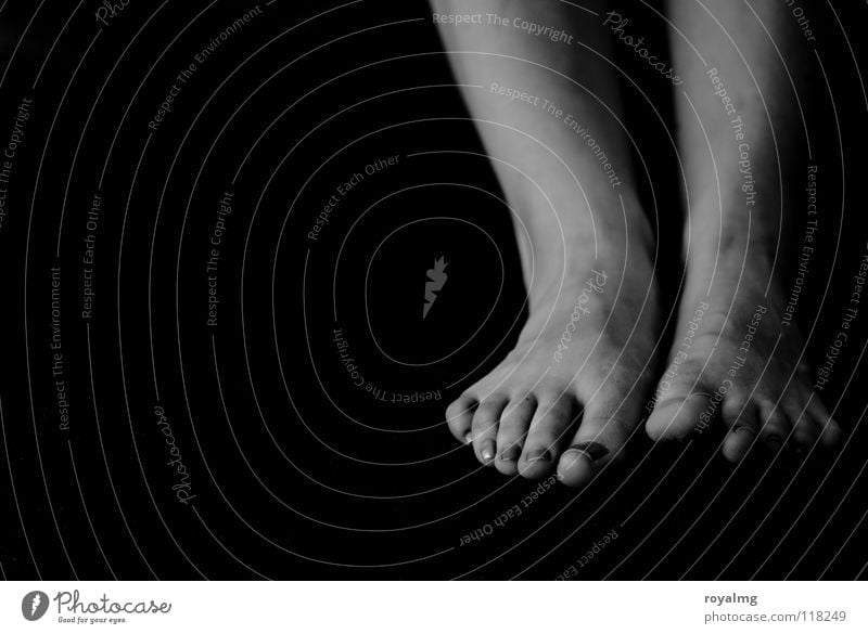 ...it... Toes Black White Women`s feet Nail Calf Black & white photo Feet Ankle Contrast toe toenail Parts of body Barefoot