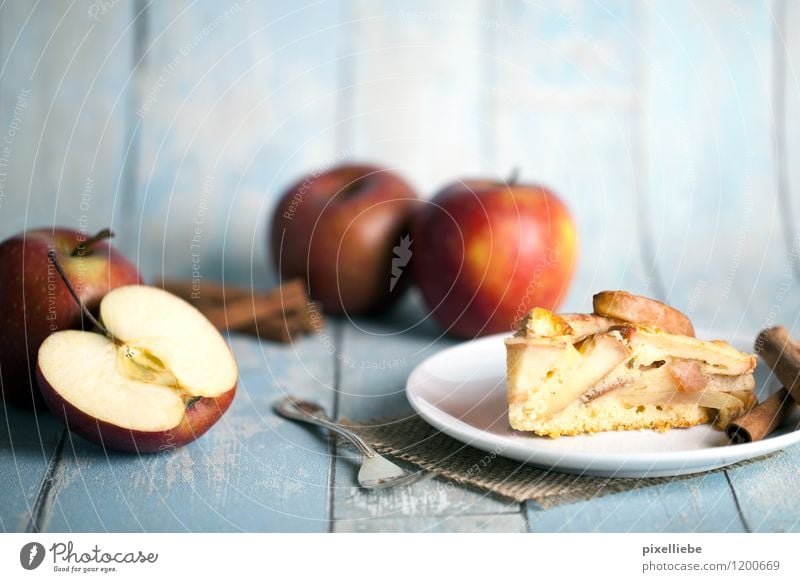 Apple pie with apples and cinnamon Food Fruit Dough Baked goods Cake Dessert Candy Nutrition Eating To have a coffee Vegetarian diet Crockery Plate Cutlery Fork