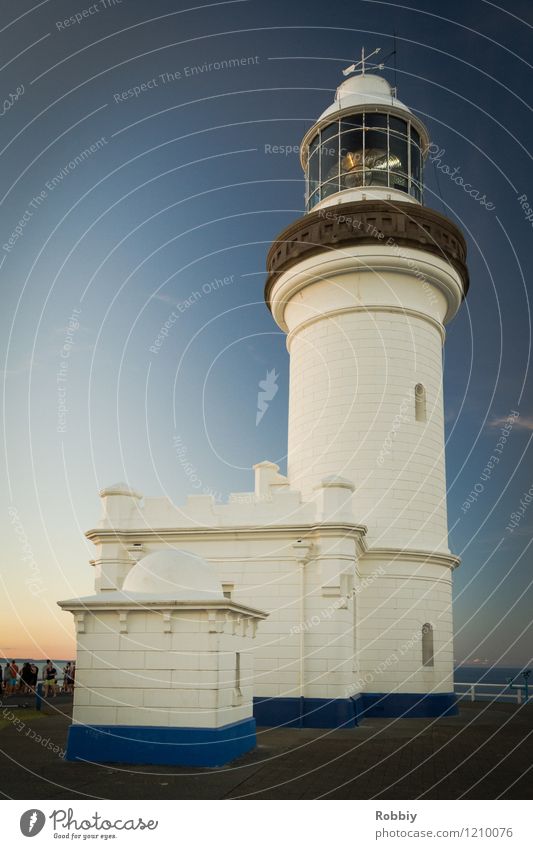 Tower that shines Coast Ocean Byron Lighthouse Tourist Attraction Illuminate Far-off places Blue Homesickness Wanderlust Discover Threat Horizon Mobility