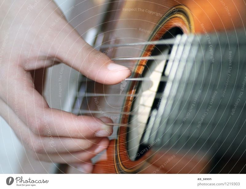 guitar playing Hand Fingers Art Youth culture Subculture Event Shows Music Concert Band Musician Guitar String instrument Musical instrument string Make music