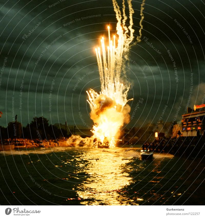 BOOM!!! Explosion Night Dark Stunt Park Americas Florida Rocket flare New Year's Eve Fire Blaze Water Firecracker USA warner movie world