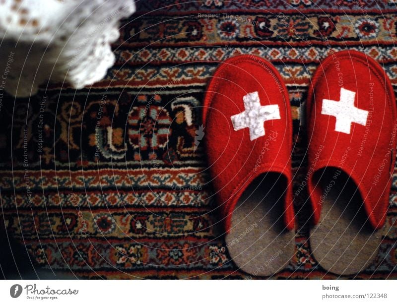 warm feet for the Swiss Red Slippers Shuffle Carpet Felt Living room Coffee break Siesta Suck Alphorn Costume Vacation & Travel Coat of arms Cuddly Savings book