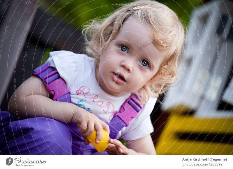 What are you watching "Tata"??? Human being Feminine Child Toddler Girl Sister 1 1 - 3 years Playing Colour photo Multicoloured Exterior shot Day