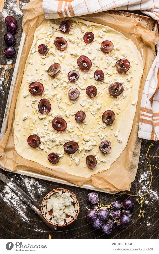 Flammkuchen with grapes and sheep cheese bake Food Dairy Products Fruit Dough Baked goods Nutrition Lunch Dinner Organic produce Vegetarian diet Diet Bowl Style