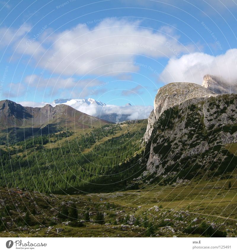 landscape in ² Mountain Plant Green Summer Clouds Bad weather Peak Far-off places Background picture Lanes & trails Hiking Footpath Vacation & Travel Discover