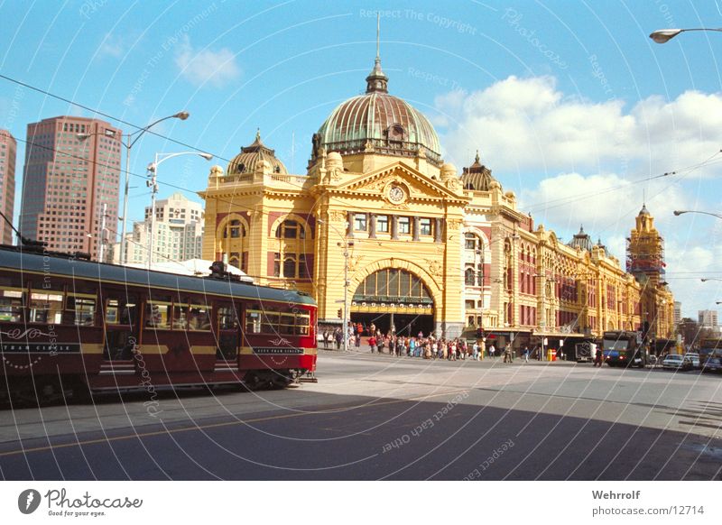 Melbourne Railway Station Exterior shot Day Vacation & Travel Town Downtown House (Residential Structure) Places Train station Manmade structures