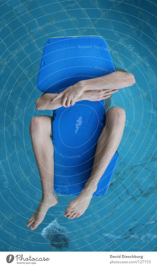 My new friend Non-swimmer Swimming & Bathing Float in the water Surface of water Water wings Swimming pool 1 Person Individual Only one man Man's arm Men's leg