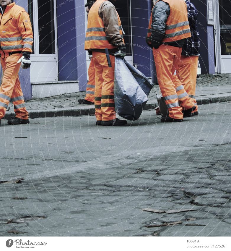 GARBAGE GARBAGE TRASH LITTER WASTE NEW YEAR'S EVE CLEAN UP Trash Sack Accumulate Collection Man Public service Cleaning Asphalt Tidy up Workwear Break