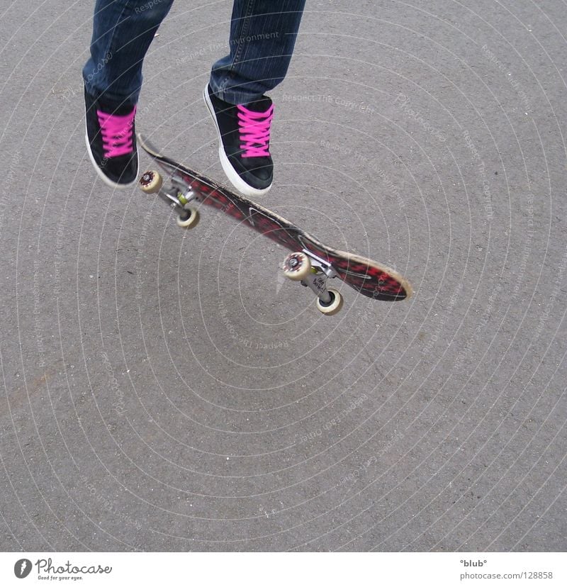 Skater Minelli Asphalt Footwear Pink Shoelace Gray Joy Leisure and hobbies Youth (Young adults) Skateboarding Legs Flying