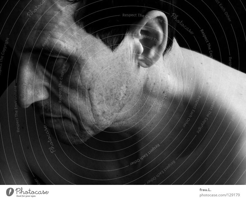 profile Man Nape Naked Light portrait Nerviness Shoulder 50 plus Human being Senior citizen Wrinkles Shoulder Ear Skin Stopper Stubble Shadow Face Fatigue Neck