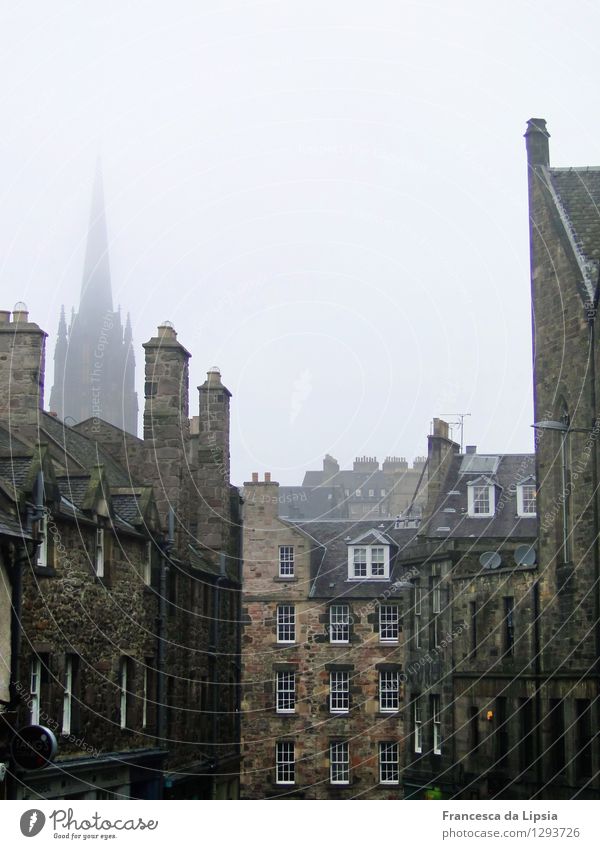 Candlemaker Row City trip Autumn Bad weather Fog Edinburgh Scotland Town Deserted Church Architecture Wall (barrier) Wall (building) Facade Roof Chimney Stone
