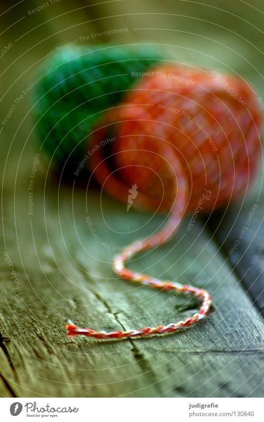 Green| Red String Wool Knot Handbook Table Wood Wooden board Craft (trade) Material Textiles Blur Household Colour Lie Structures and shapes Handcrafts End