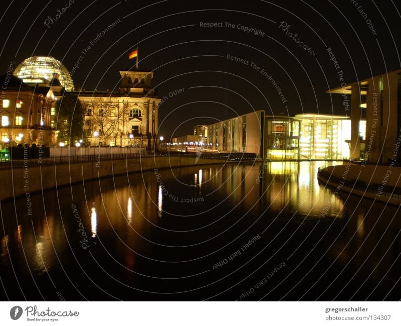 Berlin Night 1 Reflection Dark Domed roof Black Landmark Town Politics and state Ensign Tourism Exterior shot Building Manmade structures Monument Germany