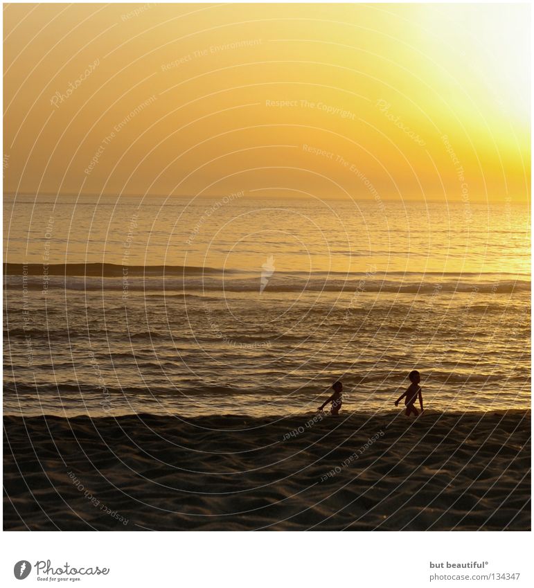 putt games° Child Playing Effortless Beach Twilight Sunset Spain Ocean Poetic Calm Summer Coast Celestial bodies and the universe Gold Finisterre