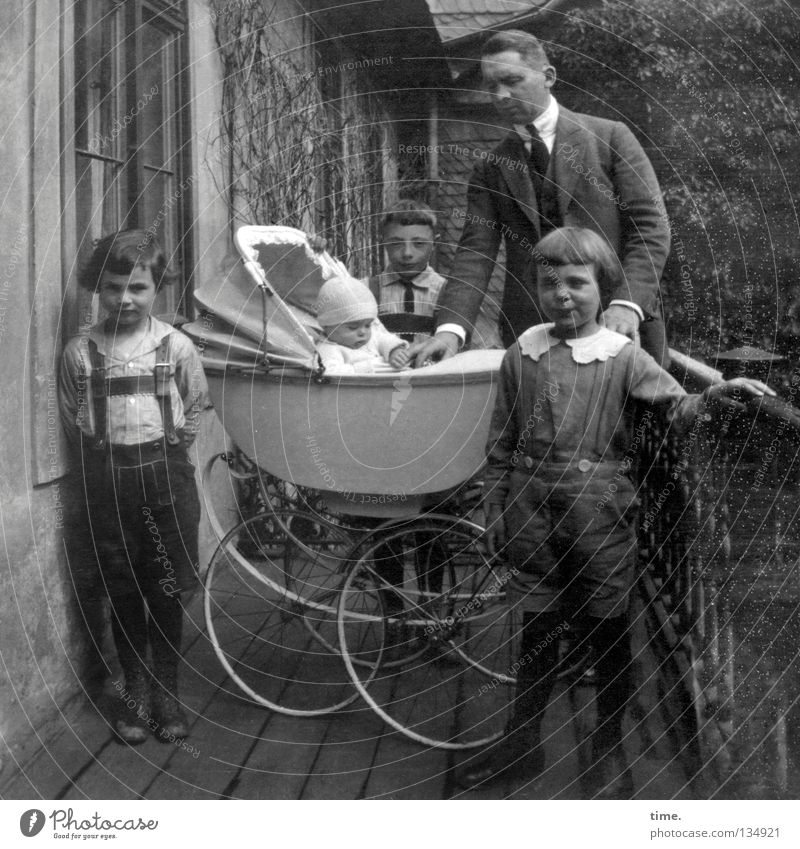 Father with four sons Living or residing Child Masculine Man Adults Brother 5 Human being Group Baby carriage Clothing Historic Relationship Serene Concentrate