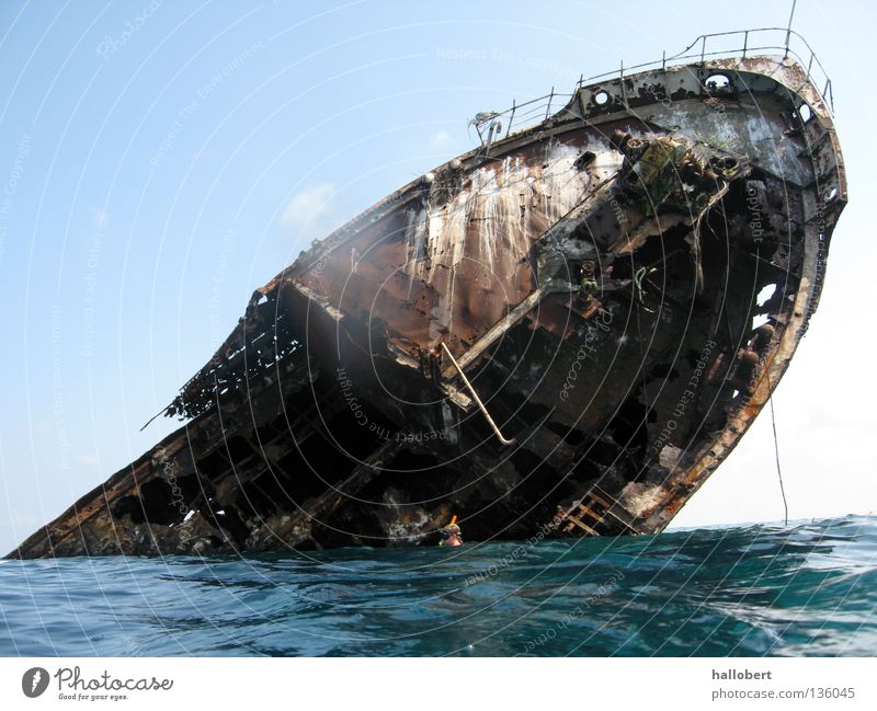 Maldives Wreck Watercraft Go under Ocean Maritime disaster overboard