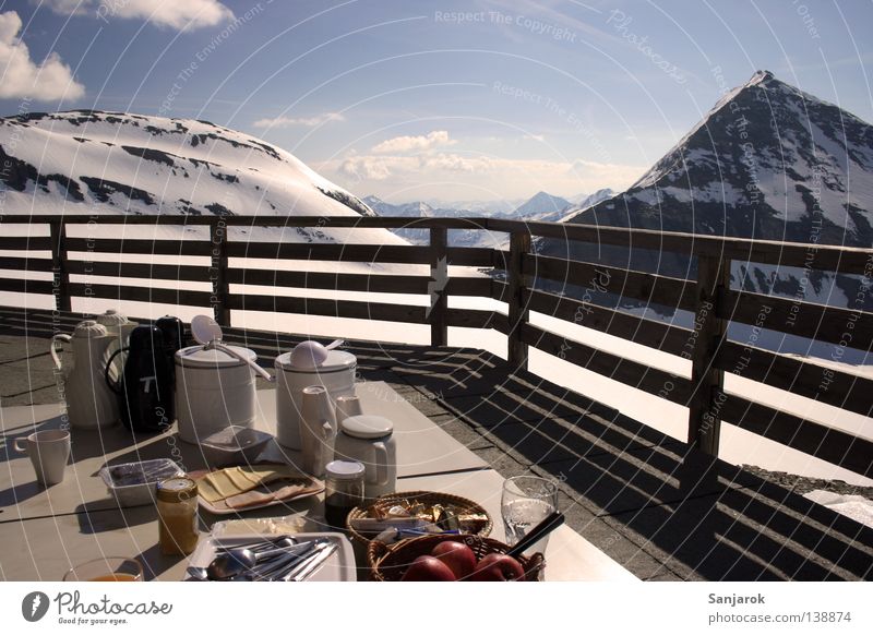 Dinner's ready! Come and have breakfast! Austria Grossglockner Peak Vantage point Vista Clouds Winter Tall Wanderlust High mountain region Teapot Breakfast