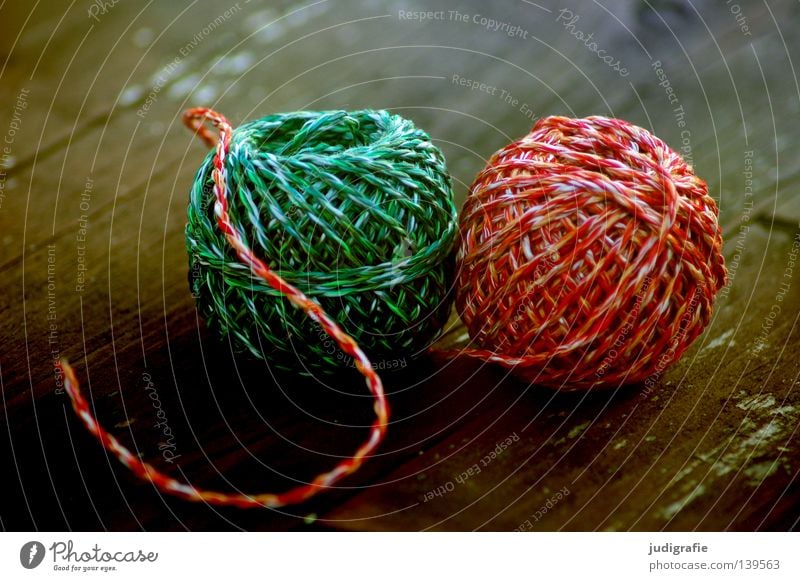 Green| Red String Wool Knot Handbook Table Wood Wooden board Craft (trade) Material Textiles Household 2 Friendship Colour Lie Structures and shapes Handcrafts