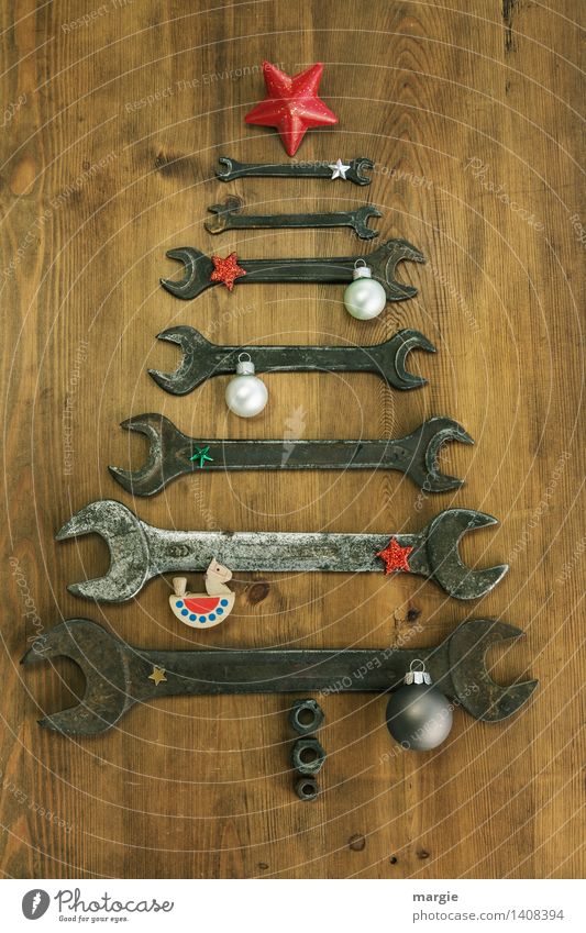 Christmas tree for plumbers: Christmas tree for craftsmen: different sized wrenches with Christmas decoration Leisure and hobbies Playing Handicraft