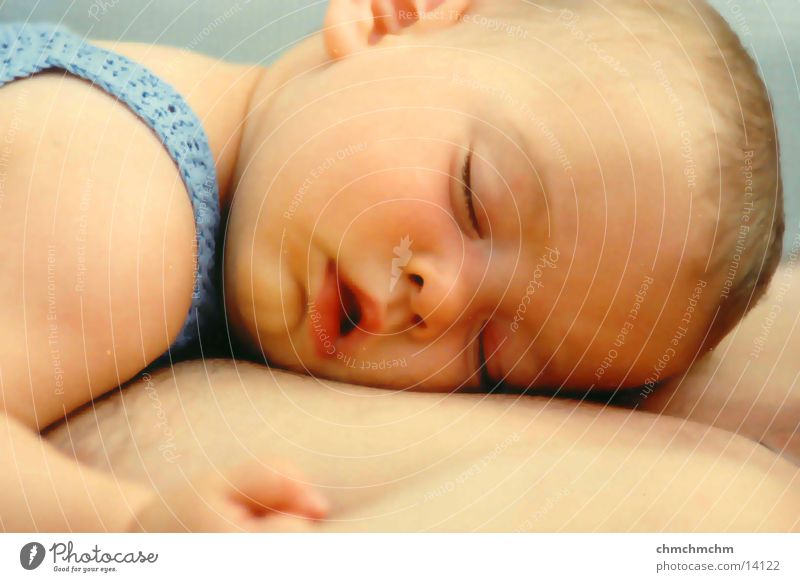 _sleeping Baby Sleep Child Saarah on belly