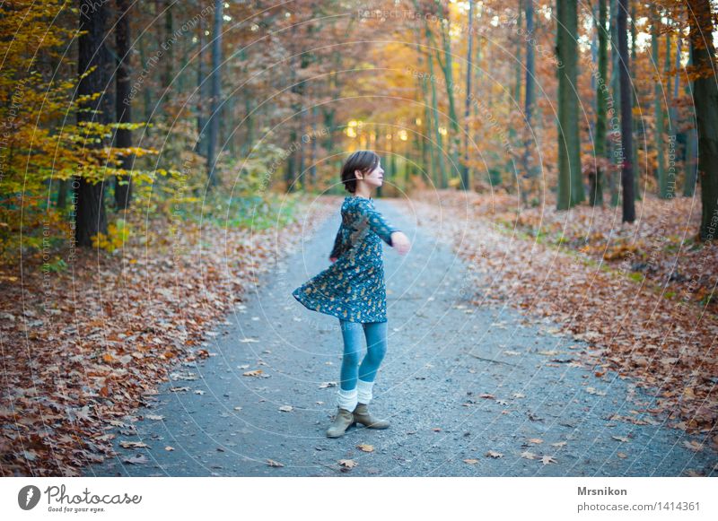 vivacious Dance Human being Feminine Child Girl Infancy Youth (Young adults) Life 1 8 - 13 years Nature Autumn Beautiful weather Rotate Autumnal Autumn leaves