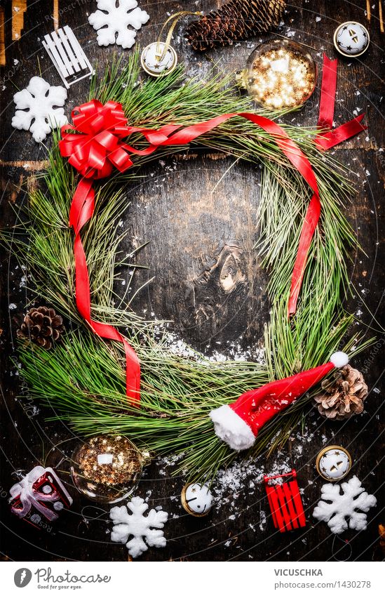 Christmas wreath and various winter decorations Style Design Winter House (Residential Structure) Interior design Decoration Feasts & Celebrations