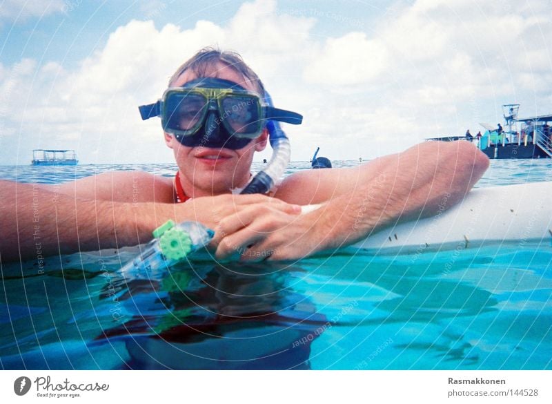 snorkel break Snorkeling Dive Water Diving goggles Blue Turquoise Swimming & Bathing Ocean Watercraft Australia Coral Aquatics disposable camera