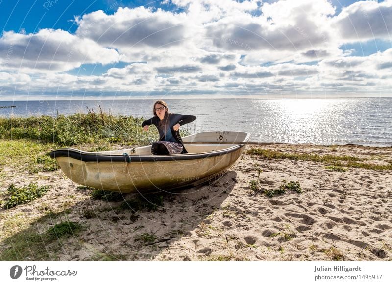 float Lifestyle Vacation & Travel Summer Beach Ocean Human being Feminine Young woman Youth (Young adults) 1 18 - 30 years Adults Grass Bushes Observe