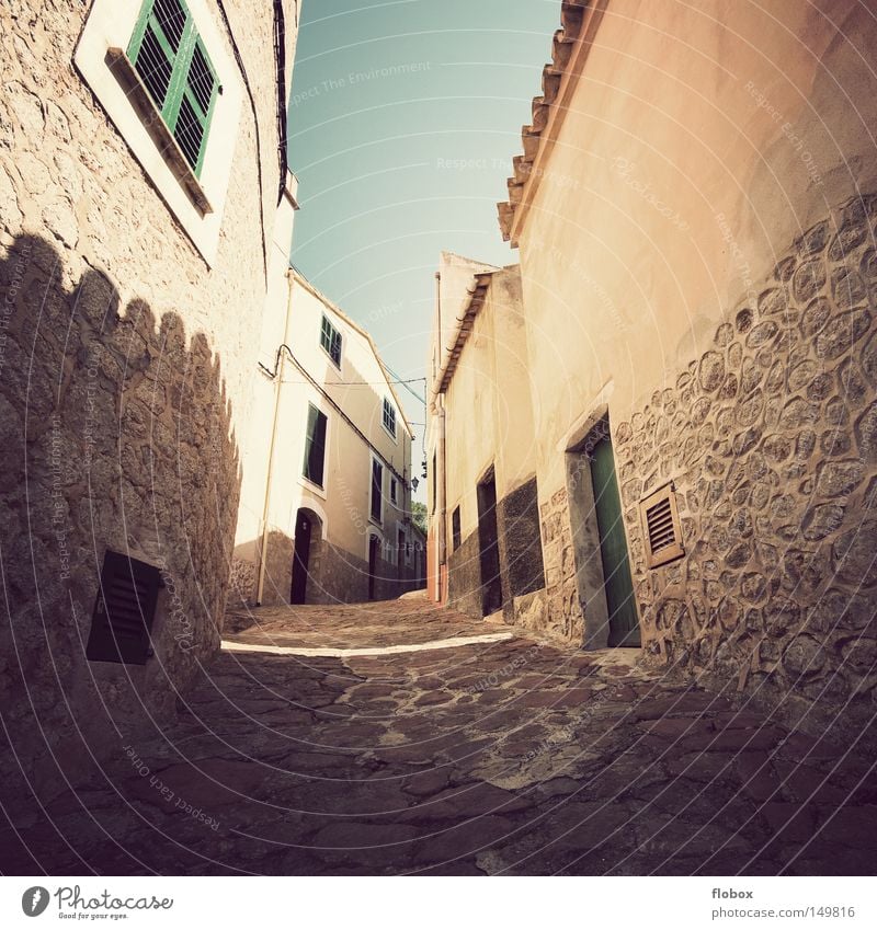 Everything stands still Alley Narrow Canyon Stone Romance Oversleep Warmth Majorca Spain Town Small Town Vacation & Travel Village Summer Sky