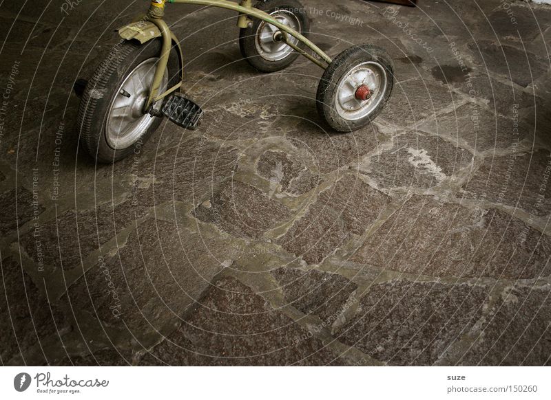 tricycle Playing Former Discovery Past Courtyard Driving Tread Wheel Second-hand Sold Flea market Traffic infrastructure Transience children's tricycle
